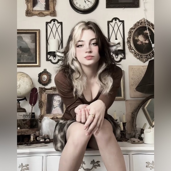 Meet your Posher, Ashlyn - Picture 1 of 1